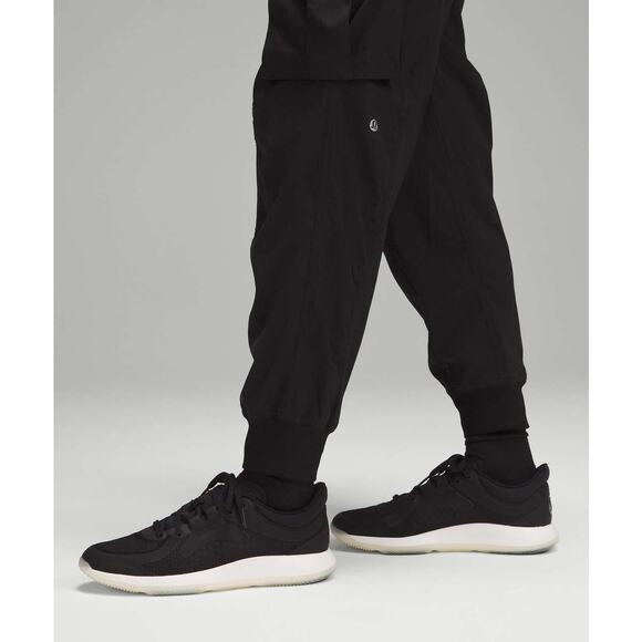 Lululemon Dance Studio Relaxed Fit Mid Rise Cargo Jogger Black - Picture 4 of 12